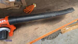 BLACK & DECKER cordless leaf blower - 5