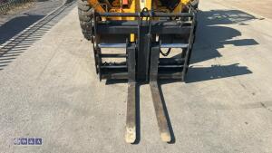 2015 JCB 535-140 telescopic handler (SJ64 YYS) - 8
