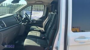 2021 FORD TRANSIT CUSTOM 300 LIMITED E-BLUE 6-speed manual diesel panel van (HW70 AAM)(MoT 22nd January 2027)(V5 in office) - 15