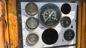 2000 INGERSOLL RAND 12/235 fast tow compressor c/w Caterpillar 3306 engine (s/n 890288) - 5