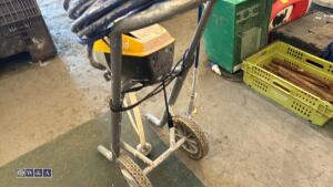 WAGNER 240v paint sprayer - 4