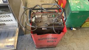 SEALEY SUPERSTART 520/1 jump start c/w charger - 2
