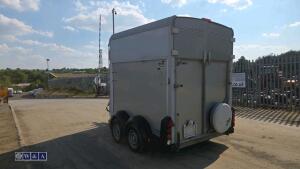 IFOR WILLIAMS HB511 2.7t twin axle horse trailer (s/n 5081857) - 3