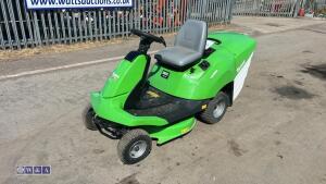 2014 VIKING R4 MR4082 direct collect ride on mower c/w hydrostatic drive (s/n 434940692)