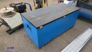 Small site vault - 2
