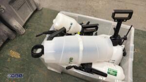 Box of handheld sprayers - 2