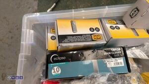 Box of ironmongery hinges, handles, locks - 4