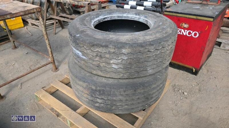 2 x SUPER SINGLE tyres (385/65R 225)