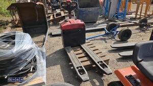 Electric pallet truck spares - 3