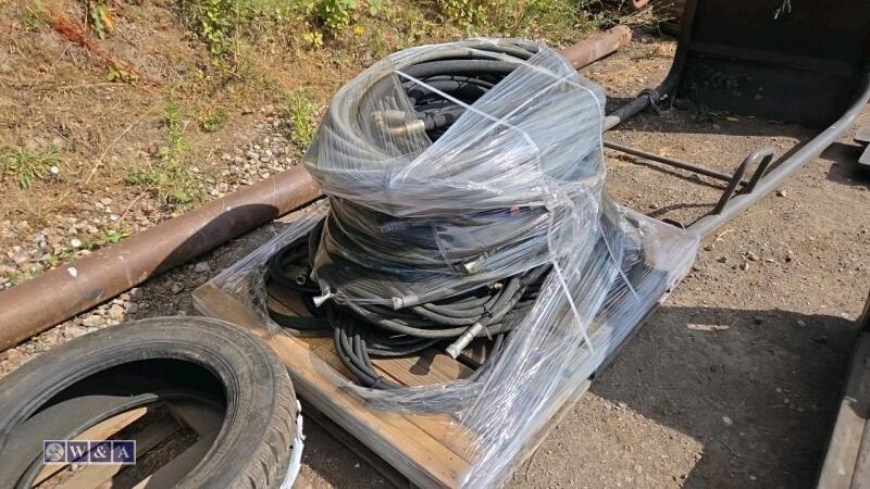 Pallet of hydraulic hoses & fittings
