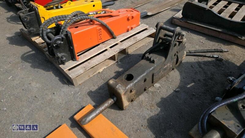 JCB hydraulic breaker c/w lines (35mm pins)