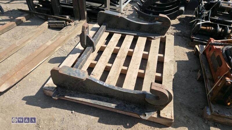 MERLO bolt on brackets