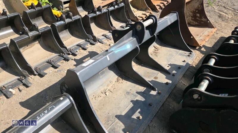 72'' grading bucket c/w bolt on blade to suit 7-9t excavator (50mm pins)
