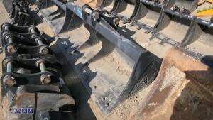 72'' grading bucket c/w bolt on blade to suit 7-9t excavator (50mm pins) - 2