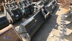 72'' grading bucket c/w bolt on blade to suit 7-9t excavator (50mm pins) - 3
