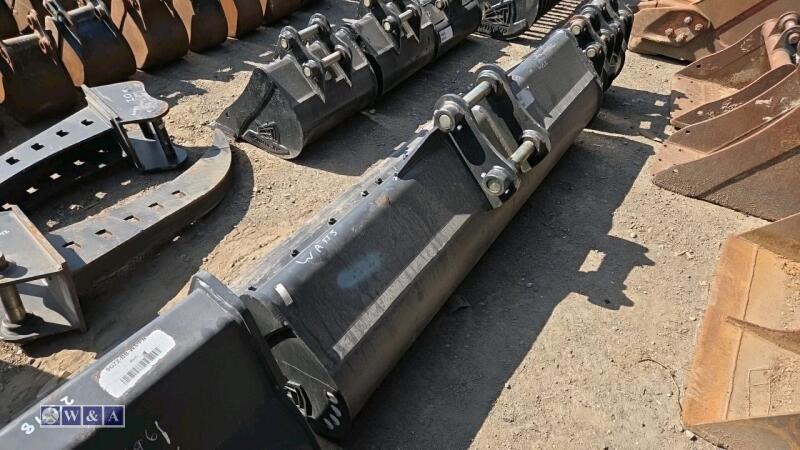 60'' grading bucket c/w bolt on blade to suit 3-4t excavator (35mm pins)