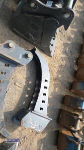 Cable bucket to suit Martin quick hitch (approx 5'' wide x 700mm deep) (30mm weld in pins) - 2