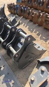 12'' digging bucket c/w bolt on blade to suit 5-6t excavator (45mm pins) - 3