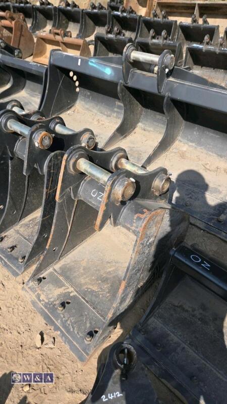 12'' digging bucket c/w bolt on blade to suit 5-6t excavator (45mm pins)