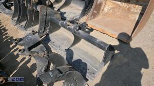 48'' grading bucket c/w bolt on blade to suit 3t excavator (35mm pins) - 2