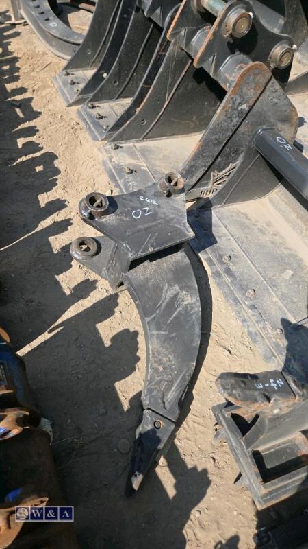 Ripper tooth to suit 5-6t excavator (45mm pins)
