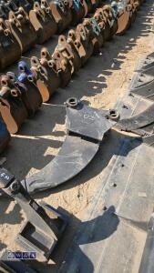 Ripper tooth to suit 5-6t excavator (45mm pins) - 2