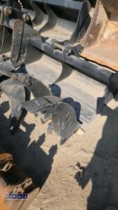 Cable bucket to suit 1.5t excavator (approx 4'' wide x 400mm deep) (30mm pins) - 2