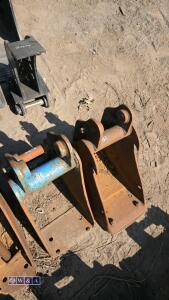 2 x 9'' digging buckets (30mm pins) - 2