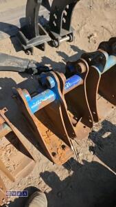 2 x 6'' digging buckets (30mm pins) - 2
