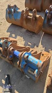 2 x 6'' digging buckets (30mm pins) - 3