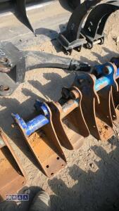 2 x 6'' digging buckets (30mm pins) - 2