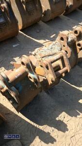 2 x digging buckets (9'' & 5'') (30mm pins) - 2