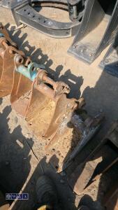 2 x digging buckets (9'' & 7'') (30mm pins)