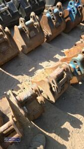 2 x digging buckets (9'' & 7'') (30mm pins) - 3