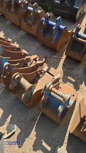 2 x 9'' digging buckets (30mm pins) - 3