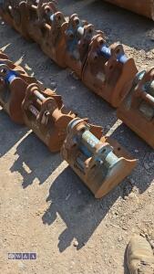 2 x 1ft digging buckets (30mm pins) - 3