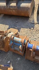 9'' digging bucket (30mm pins) - 3