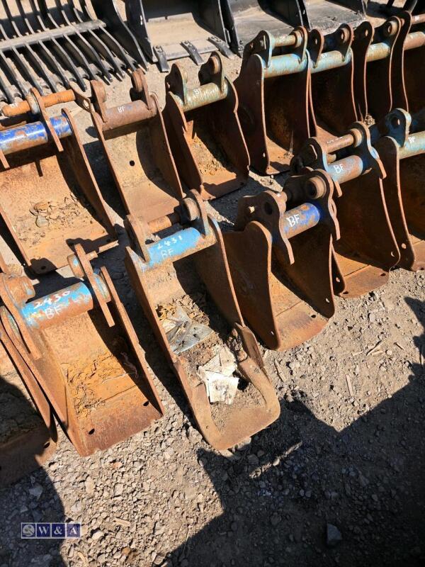 9'' digging bucket (30mm pins)