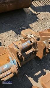 9'' digging bucket (30mm pins) - 3