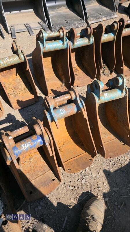 9'' digging bucket (30mm pins)