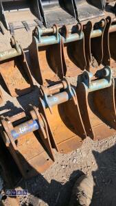 9'' digging bucket (30mm pins)