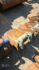 9'' digging bucket (35mm pins) - 3