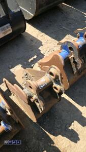9'' digging bucket (30mm pins) - 3