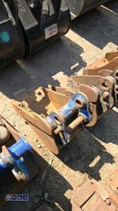 9'' digging bucket (30mm pins) - 3