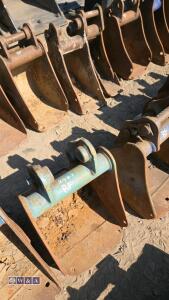 1ft digging bucket (30mm pins) - 2