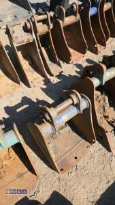 1ft digging bucket (30mm pins) - 2