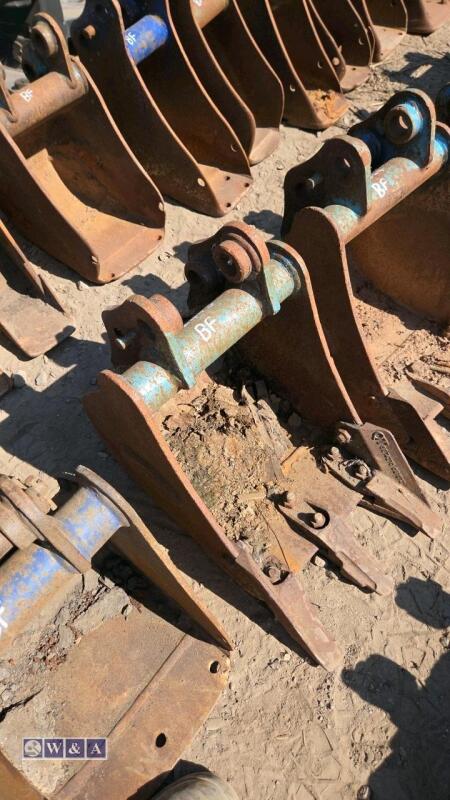 1ft digging bucket (30mm pins)
