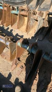 1ft digging bucket (30mm pins) - 2