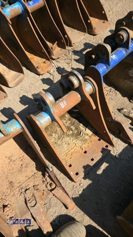 1ft digging bucket (30mm pins)