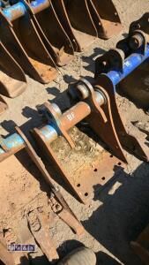 1ft digging bucket (30mm pins)